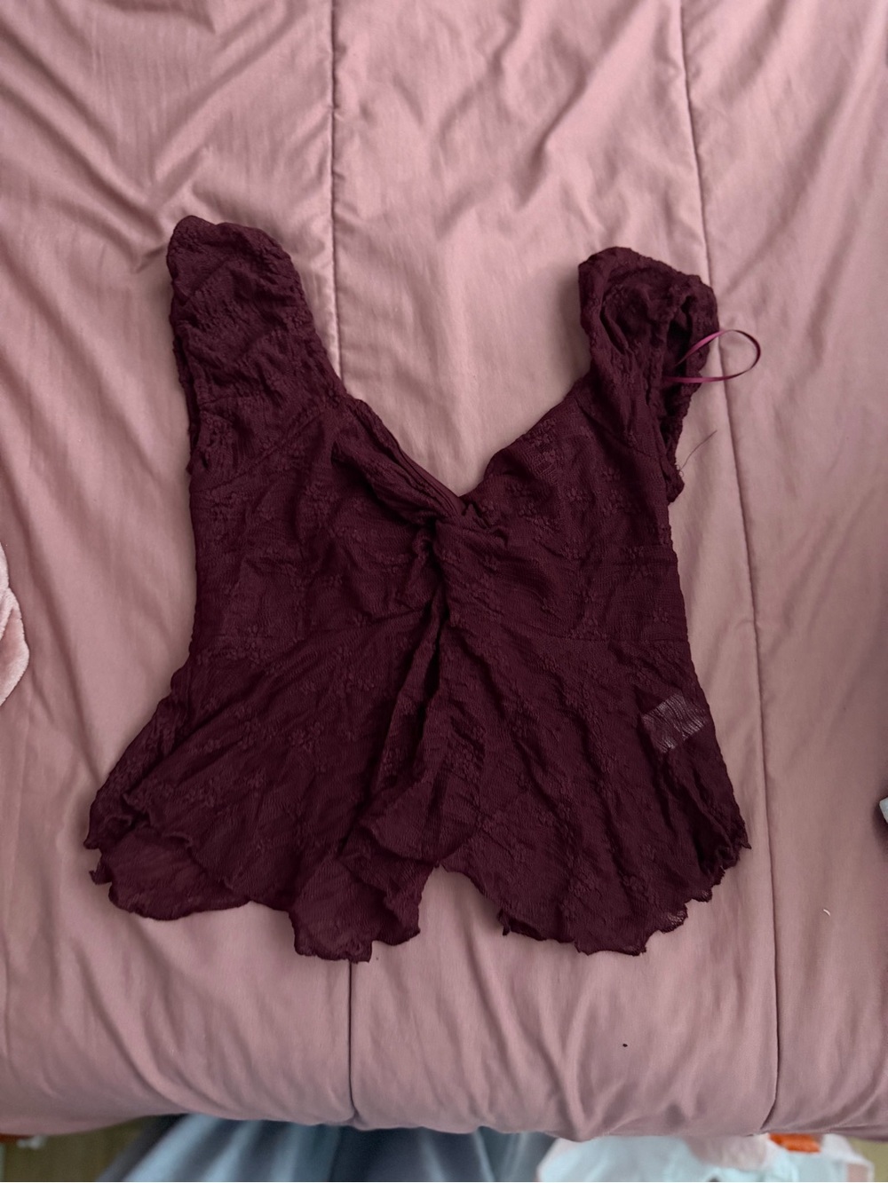Crinkle V-Neck Sleeveless Blouse in Deep Wine